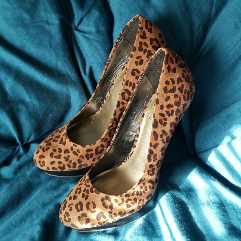 Shoes - Picture 2 of 4